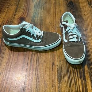 Vans Old Skool Sneaker, MENS SIZE 9.5, gently used